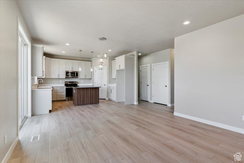 Photo 5 for MLS #2100633 at 552 E 41st St
