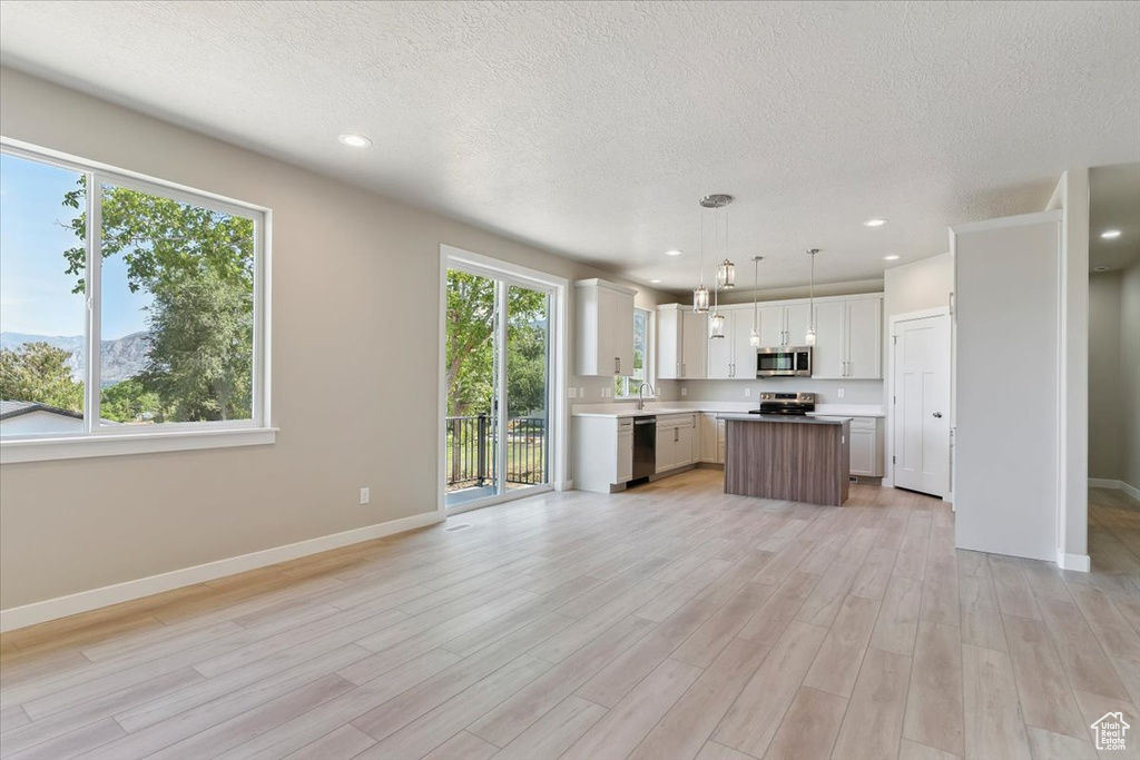 Photo 10 for MLS #2100633 at 552 E 41st St