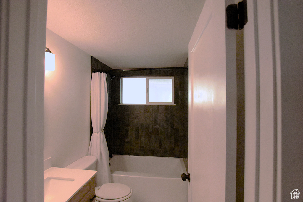 Photo 19 for MLS #2100697 at 806 Valeria Dr