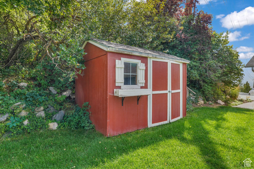 2385 S CLAREMONT DR Bountiful, UT 84010