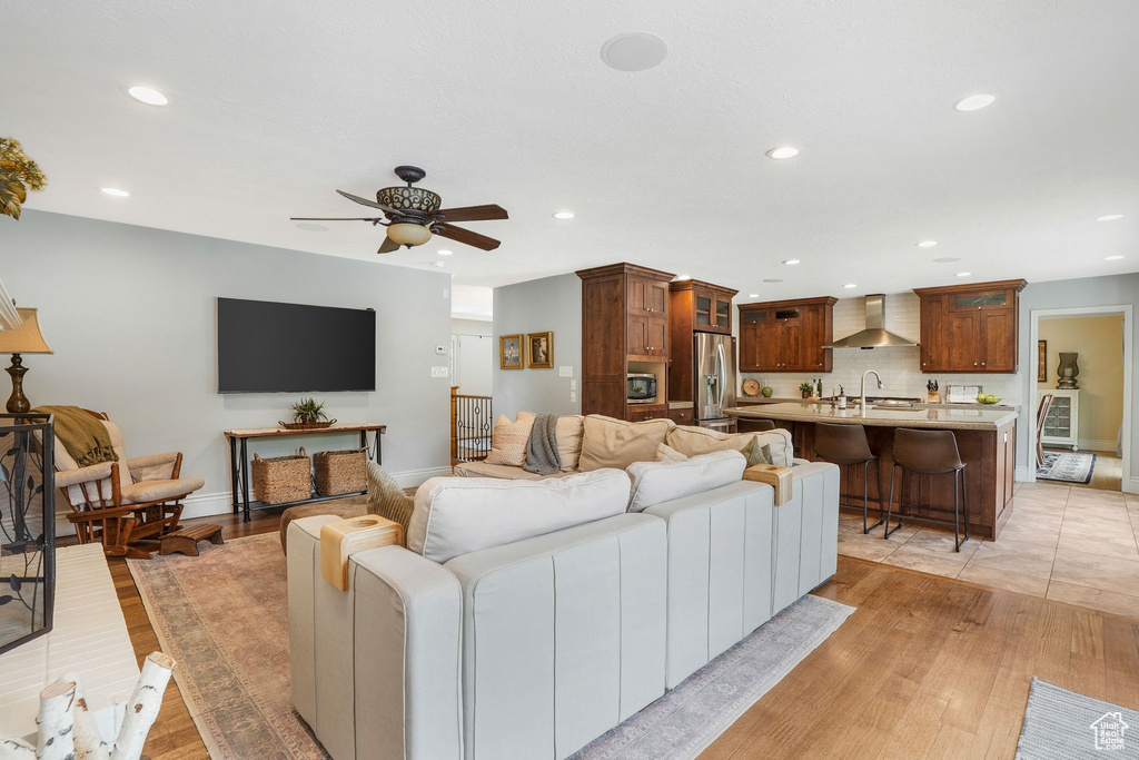 2385 S CLAREMONT DR Bountiful, UT 84010