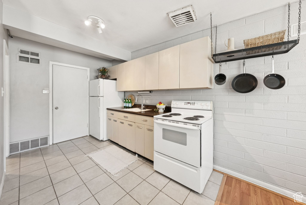 2065 E 3335 S Millcreek, UT 84109