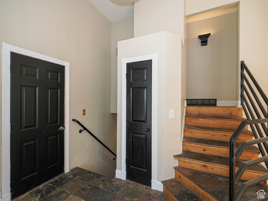 9352 SWEET MEADOW LN Sandy, UT 84070