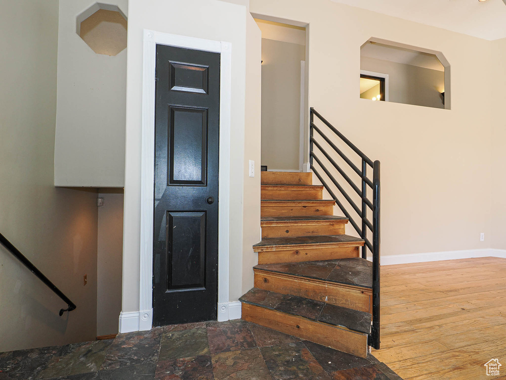 9352 SWEET MEADOW LN Sandy, UT 84070