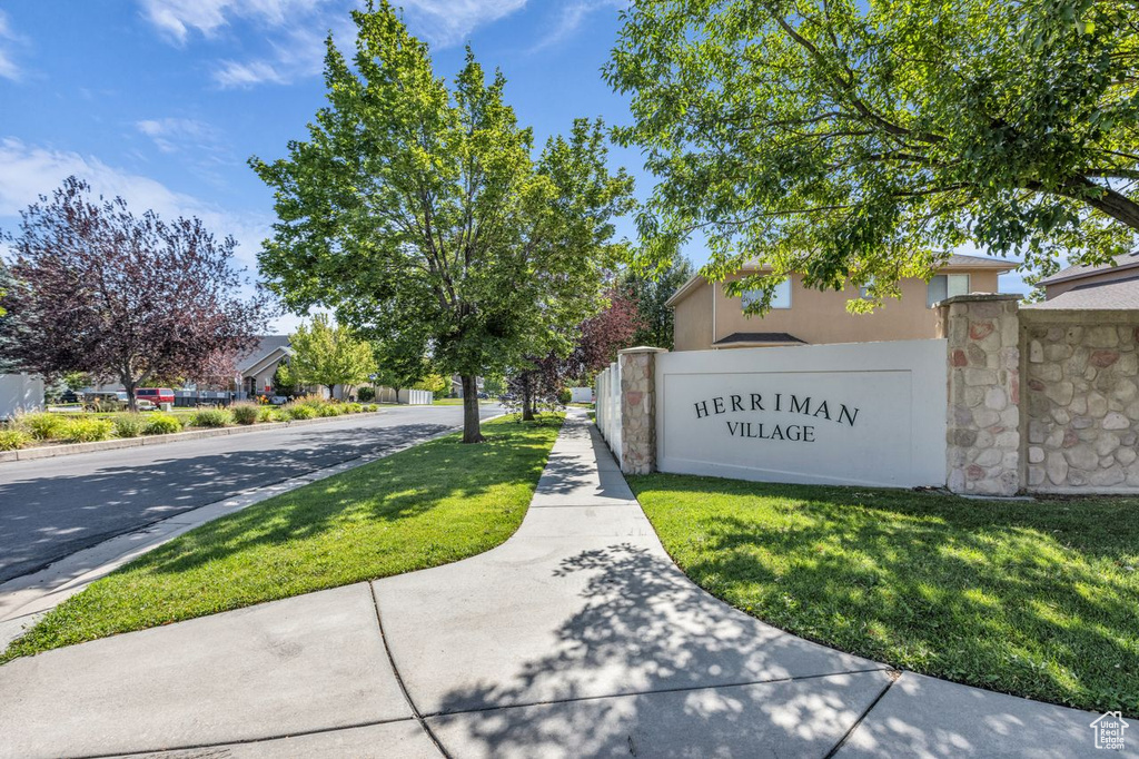 13071 S PIONEER PARK DR Herriman, UT 84096