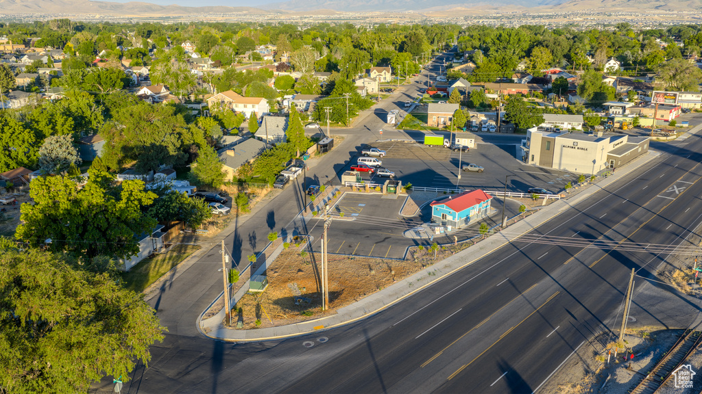 Bird\'s eye view of a mountainous background