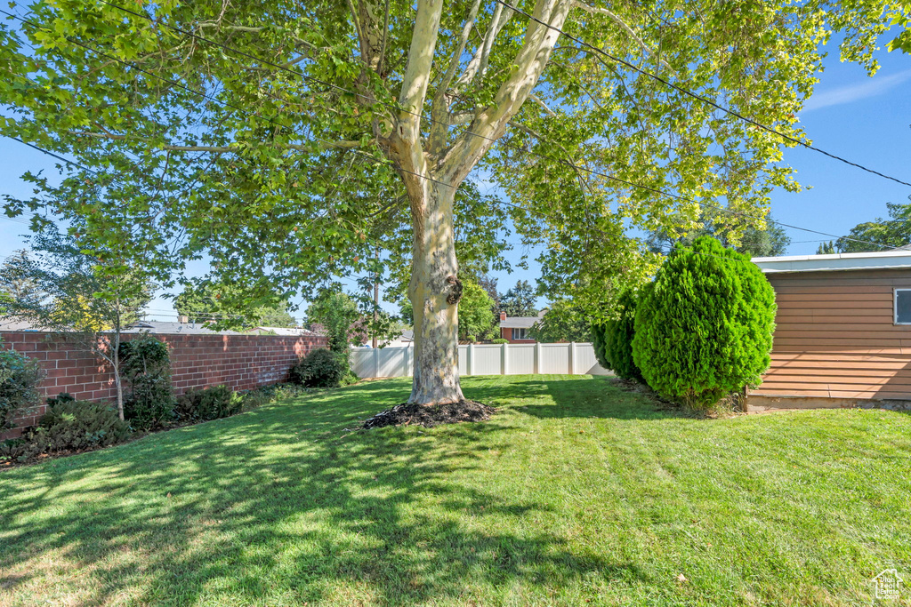 6300 S ASHWOOD DR Murray, UT 84121