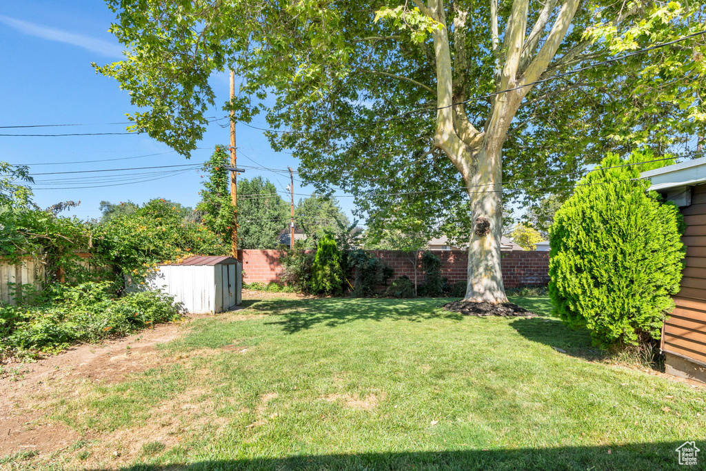 6300 S ASHWOOD DR Murray, UT 84121