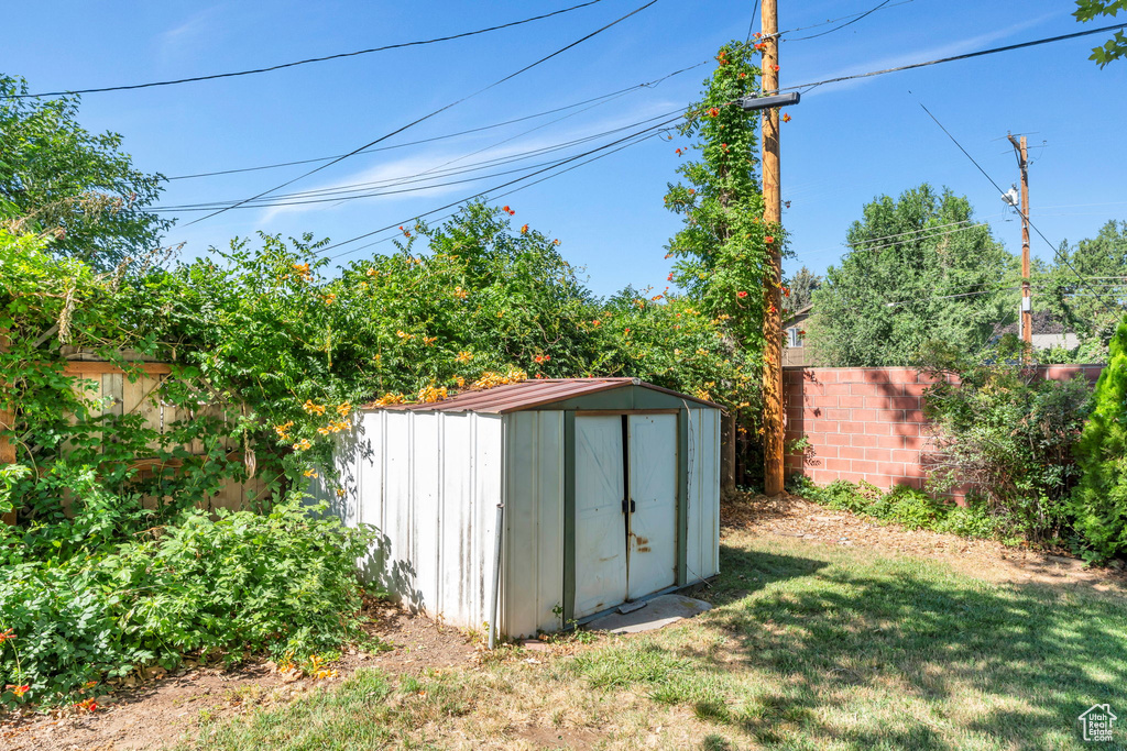 6300 S ASHWOOD DR Murray, UT 84121