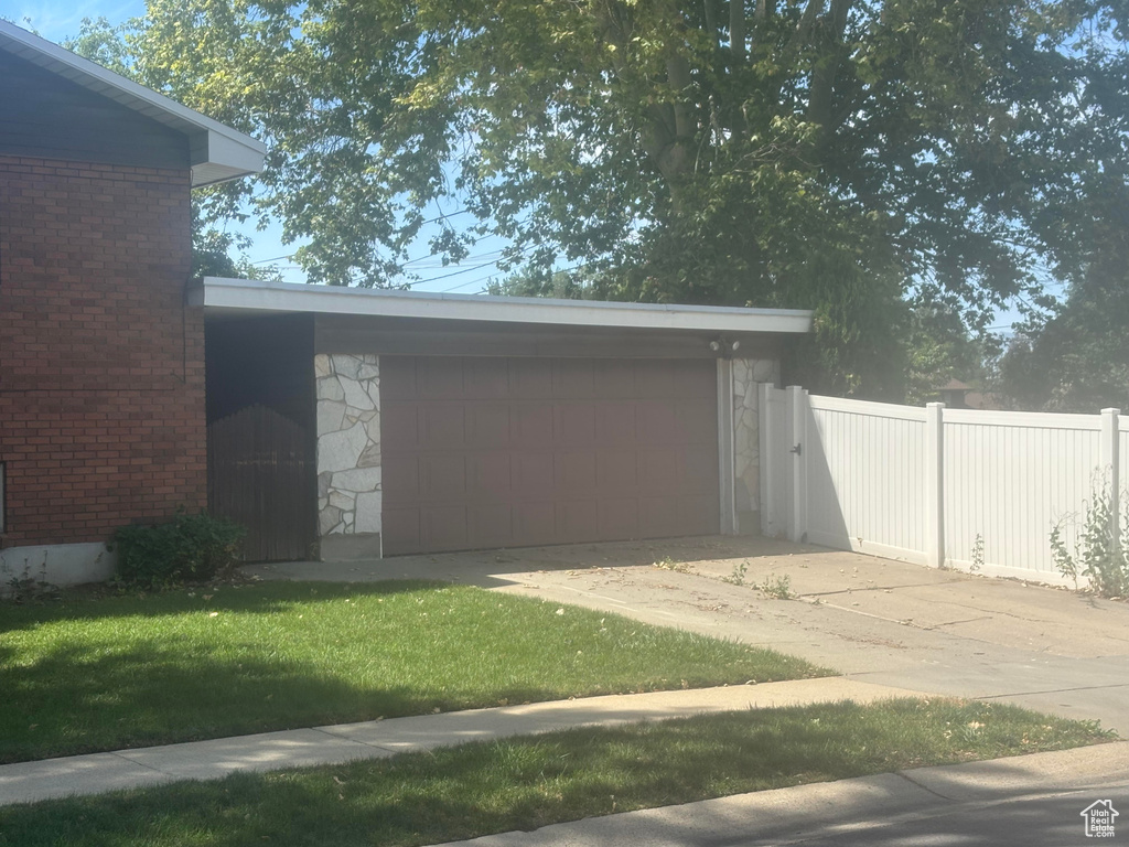 6300 S ASHWOOD DR Murray, UT 84121