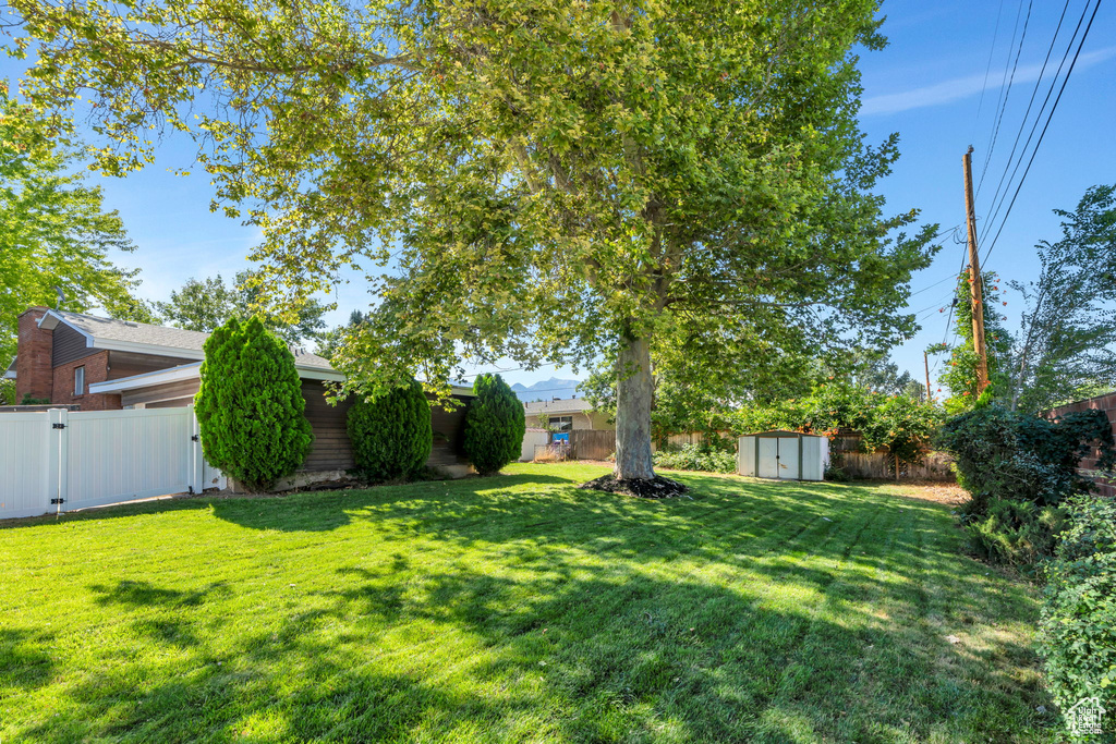 6300 S ASHWOOD DR Murray, UT 84121