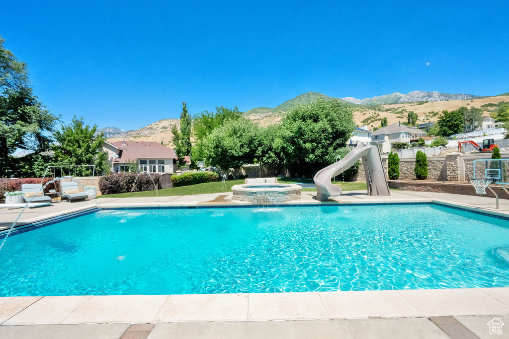 1051 E 100 N Lindon, UT 84042
