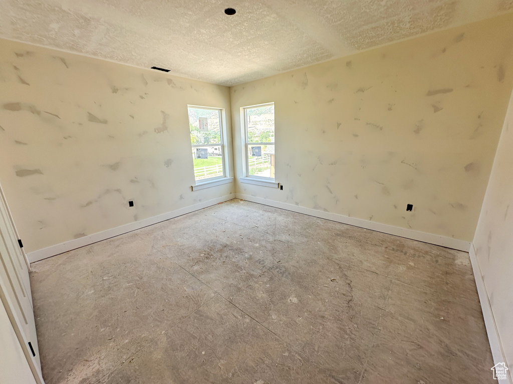 554 W COTTLE LN Farmington, UT 84025