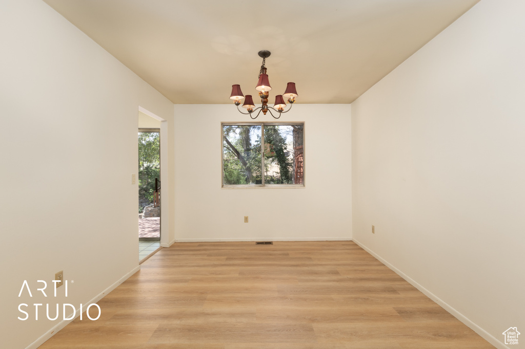 9002 S MEADOWLARK CIR Sandy, UT 84093