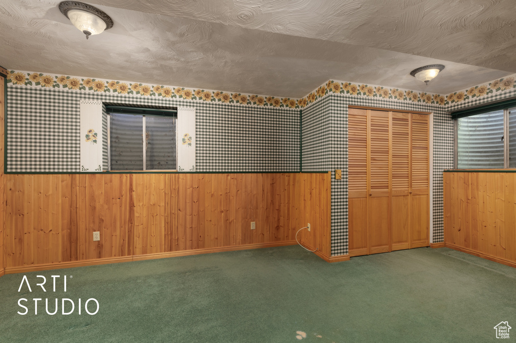9002 S MEADOWLARK CIR Sandy, UT 84093