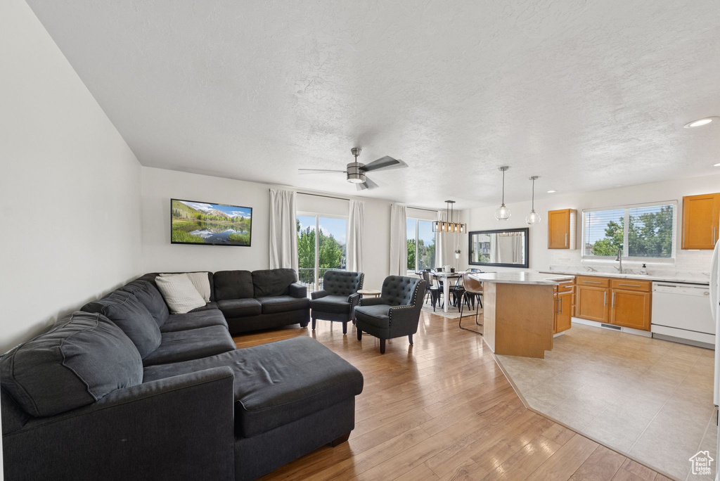 975 W FOXBORO DR North Salt Lake, UT 84054