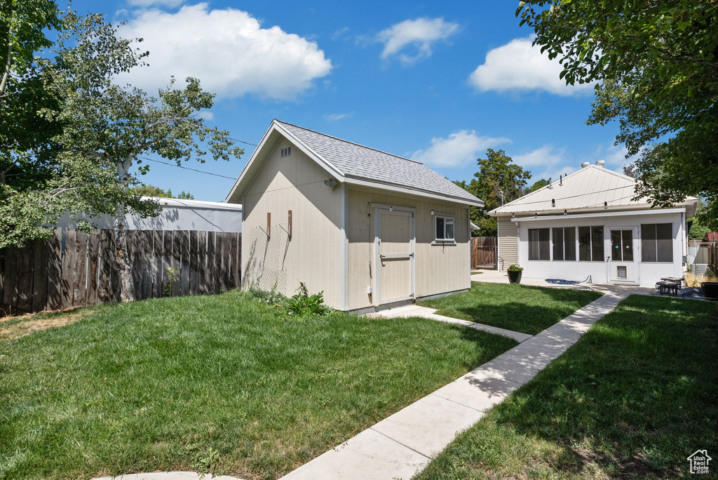 867 W PACIFIC AVE Salt Lake City, UT 84104