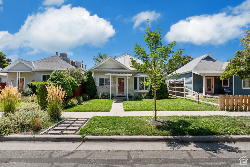 867 W PACIFIC AVE Salt Lake City, UT 84104
