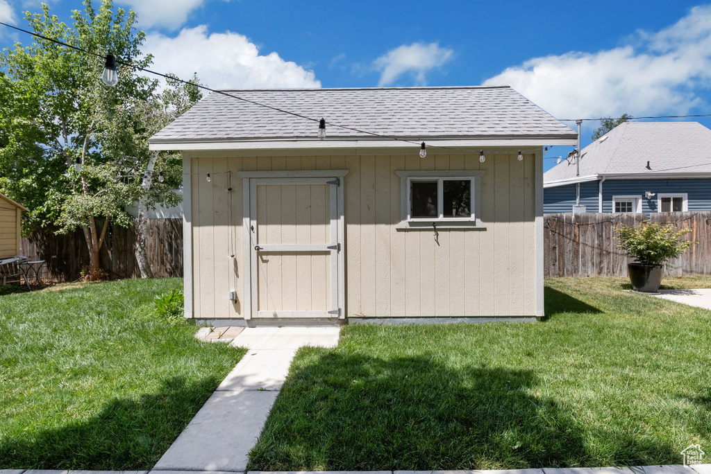 867 W PACIFIC AVE Salt Lake City, UT 84104