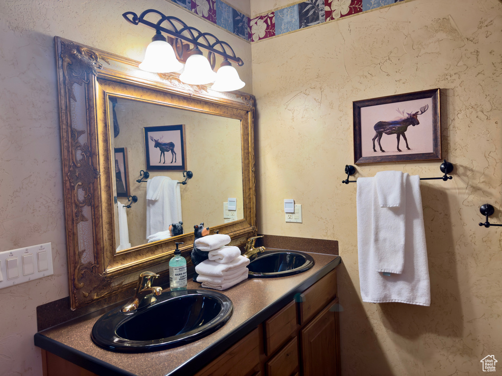 2565 S COUNTRY CLUB DR Garden City, UT 84028