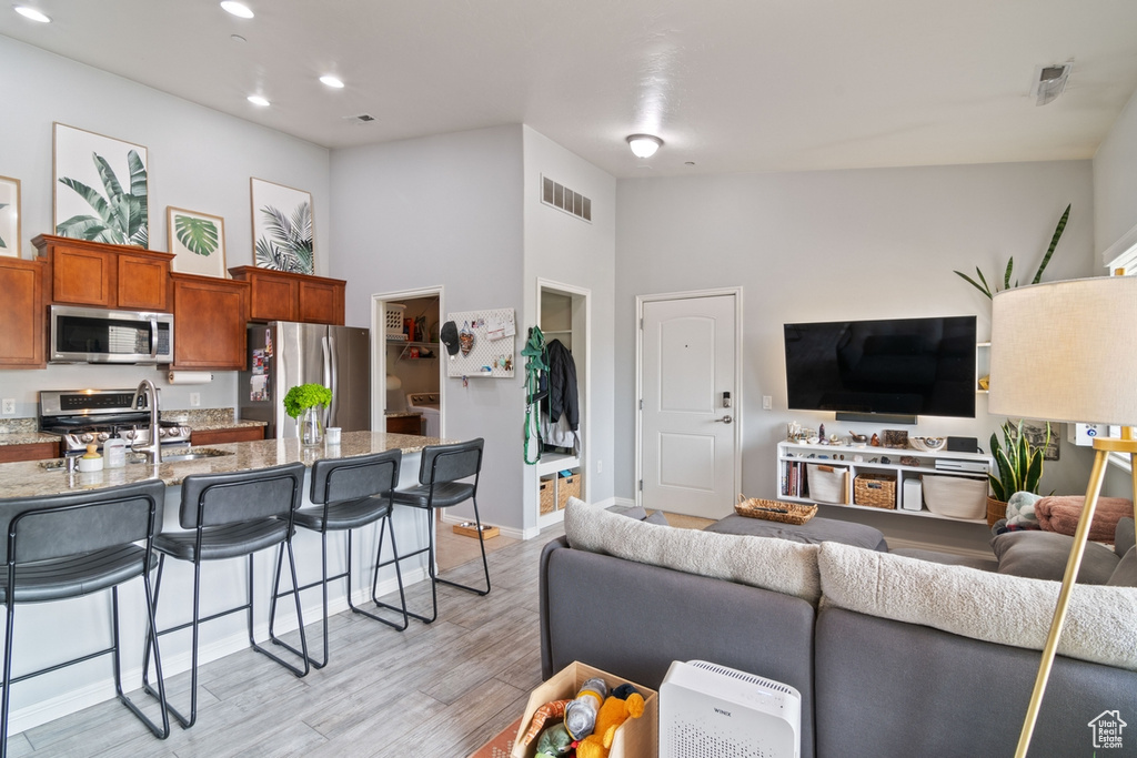 12215 S 670 E #203 Draper, UT 84020