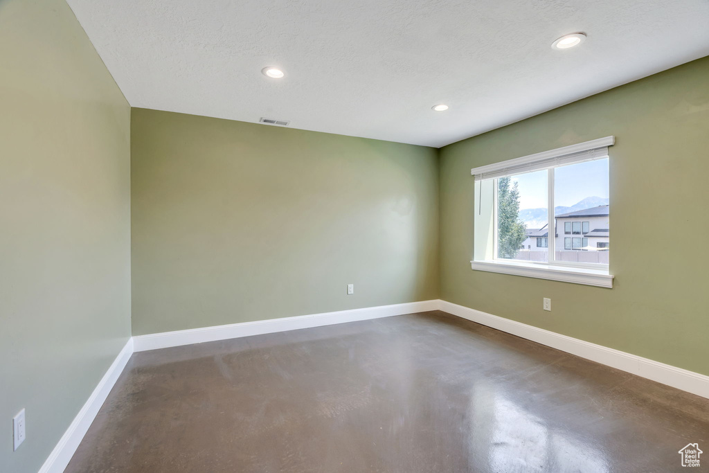 492 W DEER MEADOWS DR DR Saratoga Springs, UT 84045