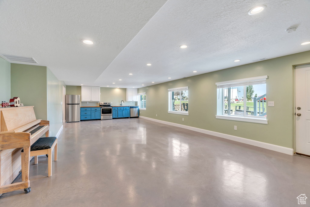492 W DEER MEADOWS DR DR Saratoga Springs, UT 84045
