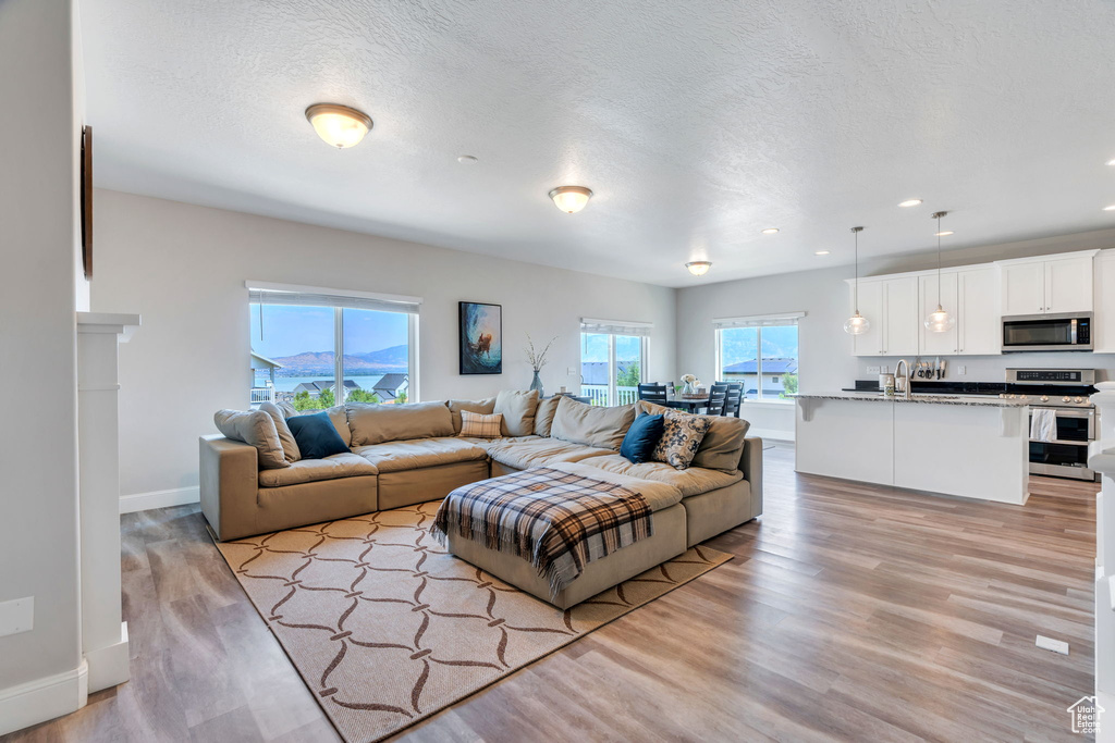 492 W DEER MEADOWS DR DR Saratoga Springs, UT 84045