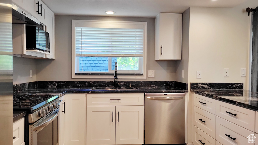 884 N ASH DR Layton, UT 84040