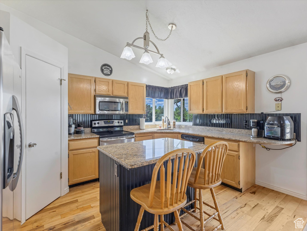 7692 S CANTERBURY LN Cottonwood Heights, UT 84121