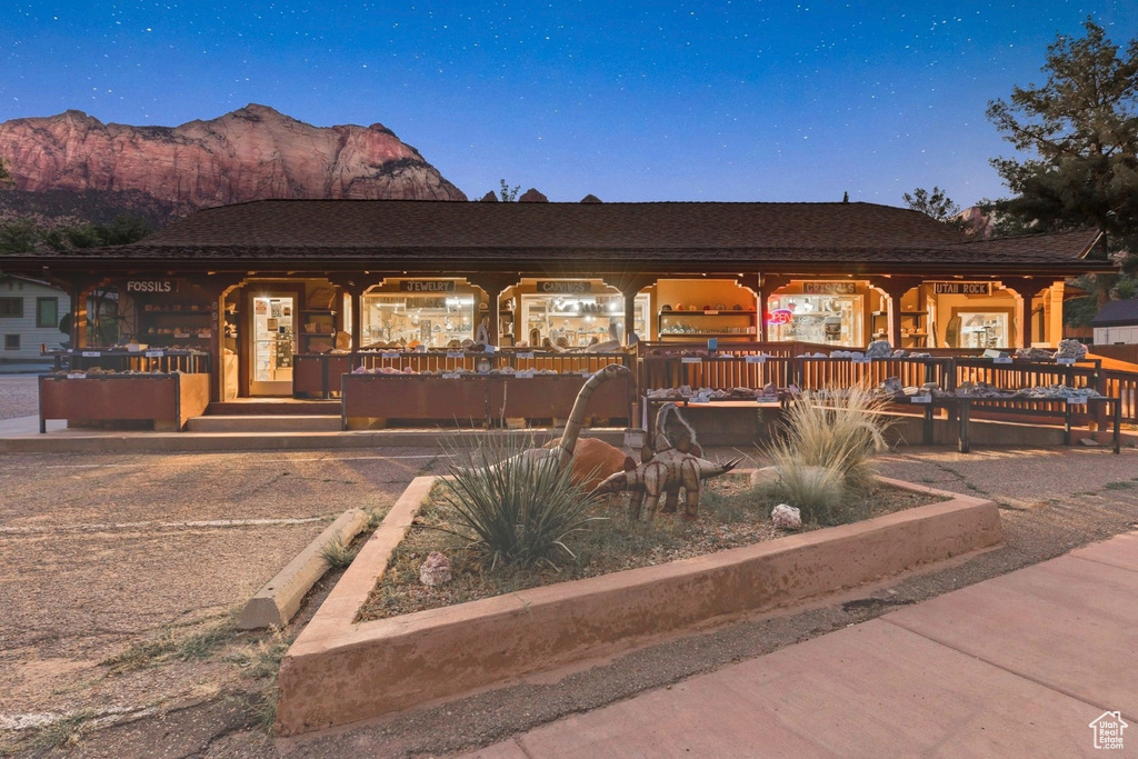 694 ZION PARK BLVD photo 5