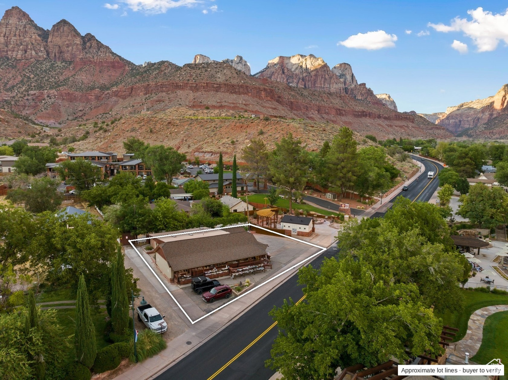 694 ZION PARK BLVD photo 4