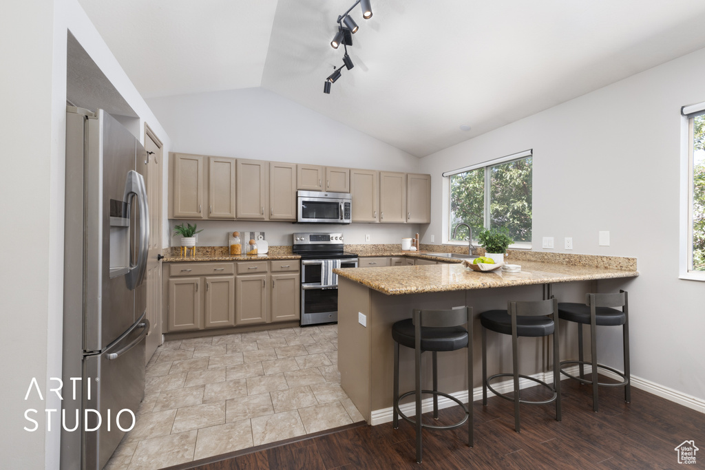 561 E THATCHER WAY Midvale, UT 84047