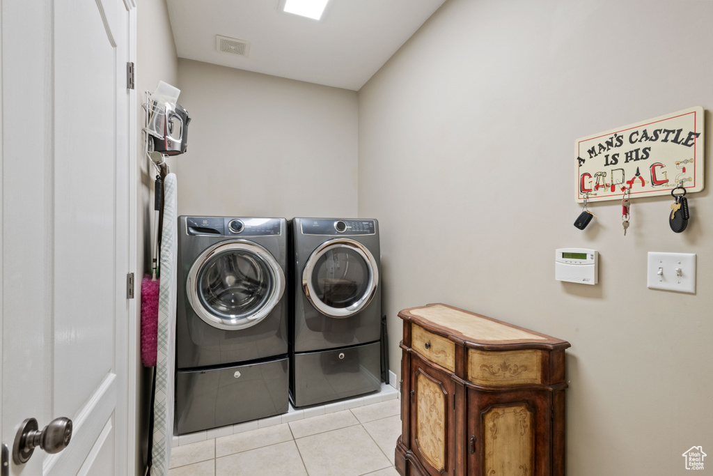 1597 W CRYSTAL VIEW WAY South Jordan, UT 84095