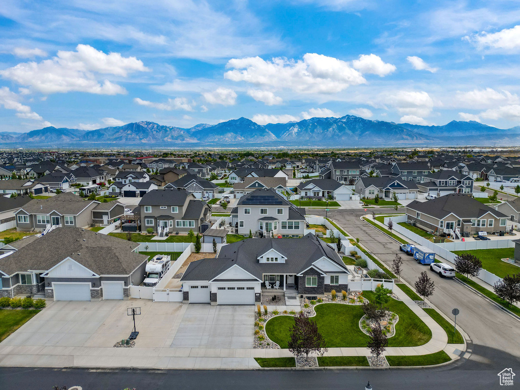 8339 S ALLISON BEND DR West Jordan, UT 84081
