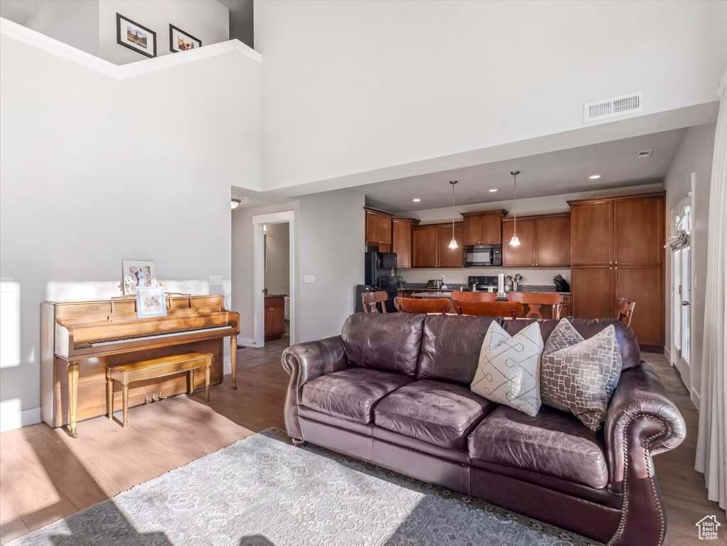 7944 S FARM HOUSE LN Midvale, UT 84047