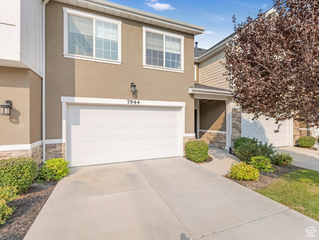 7944 S FARM HOUSE LN Midvale, UT 84047