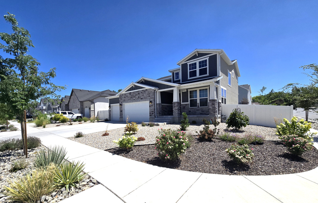 7817 W RANGE CREEK LN Magna, UT 84044
