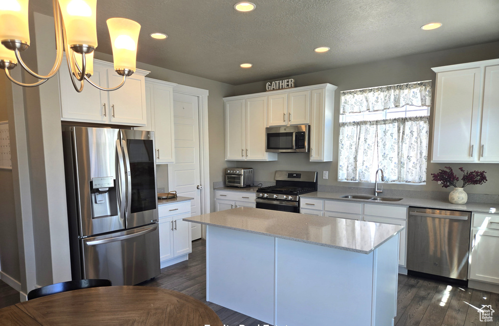 7817 W RANGE CREEK LN Magna, UT 84044