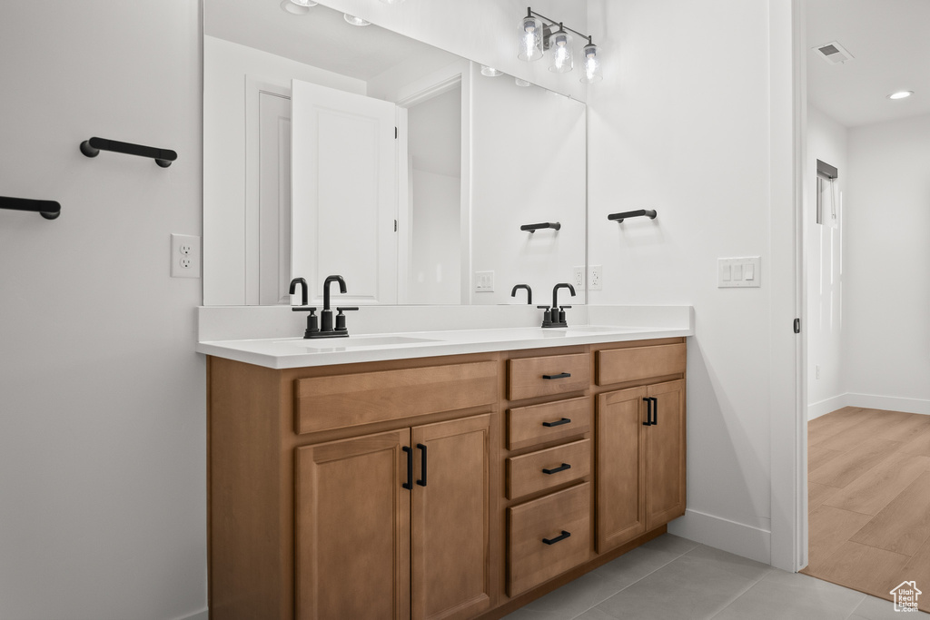 Photo 9 for MLS #2101175 at 2663 W Venice Ln #15