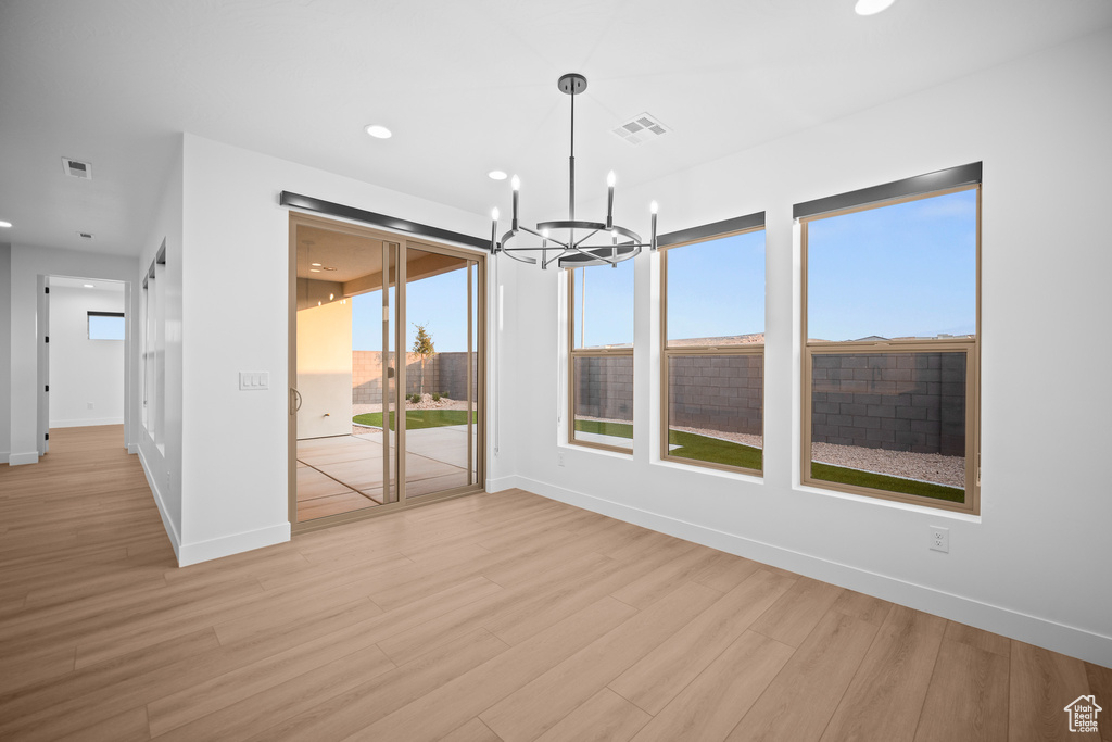 Photo 5 for MLS #2101175 at 2663 W Venice Ln #15