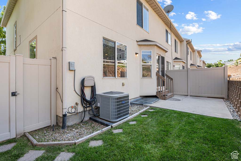 6694 S BALFOUR LN Murray, UT 84123