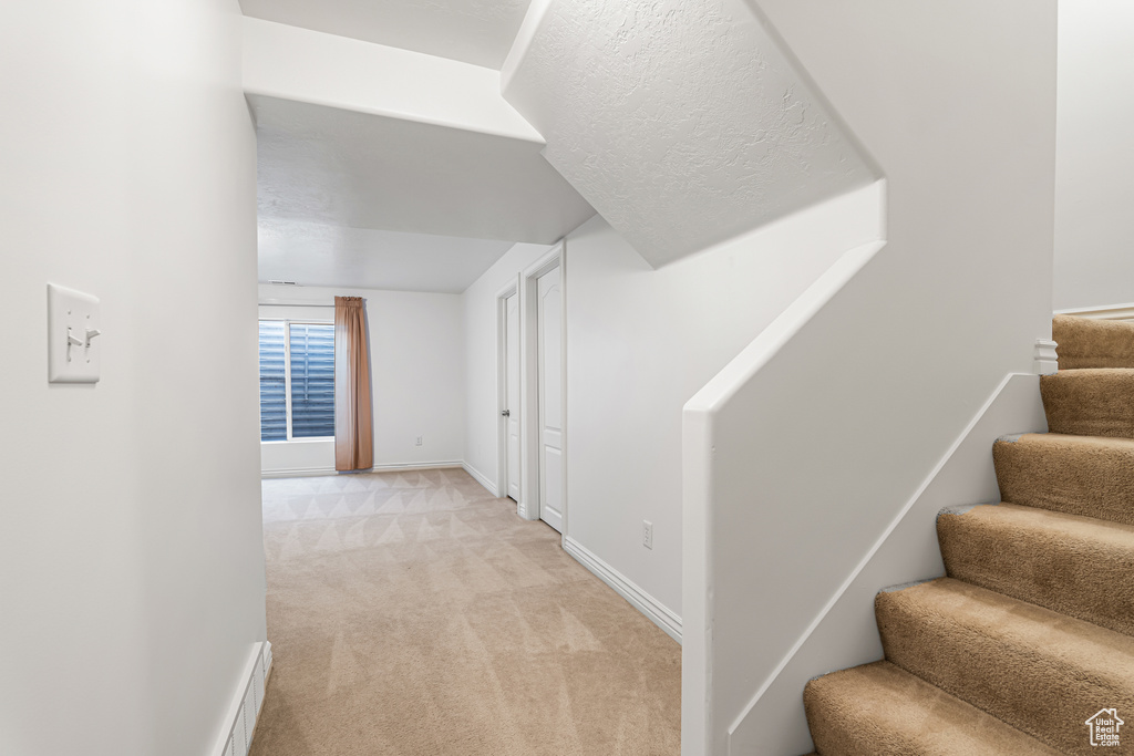 6694 S BALFOUR LN Murray, UT 84123