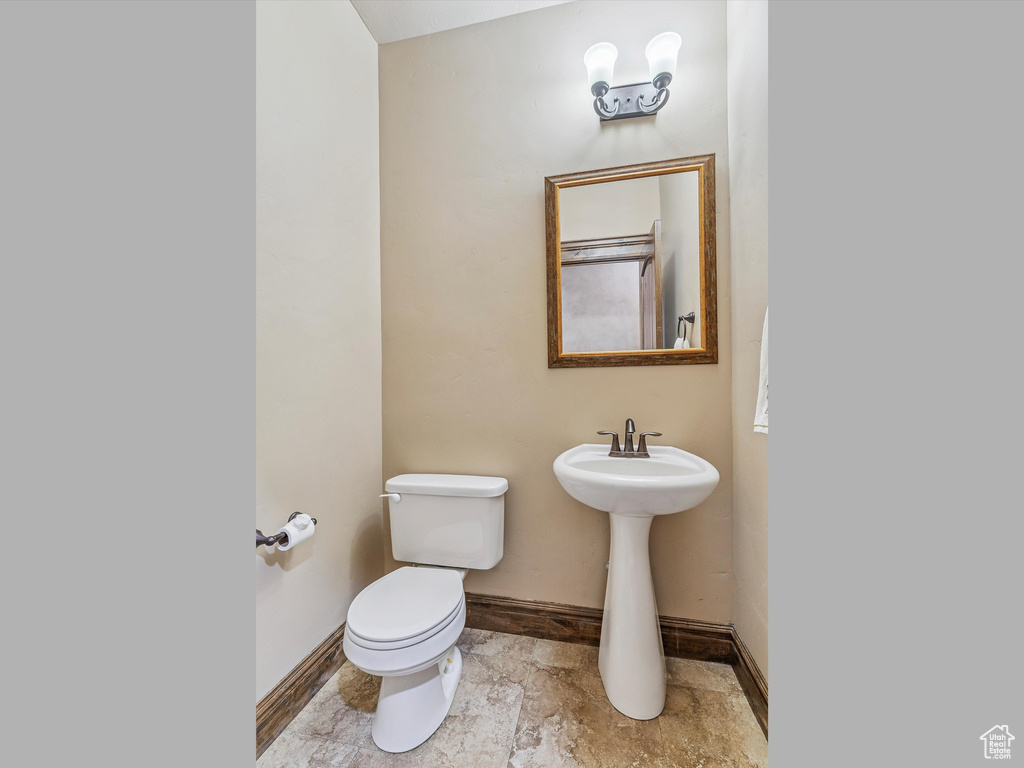5997 ROUNDUP CT #205 Mountain Green, UT 84050