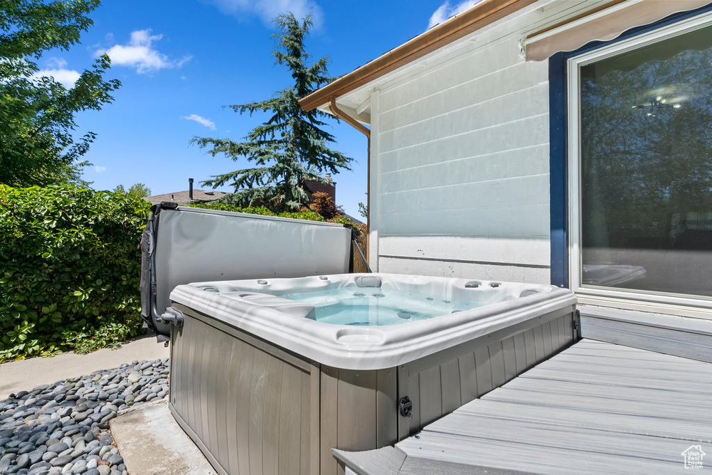 2748 E WILLOW WICK DR Sandy, UT 84093