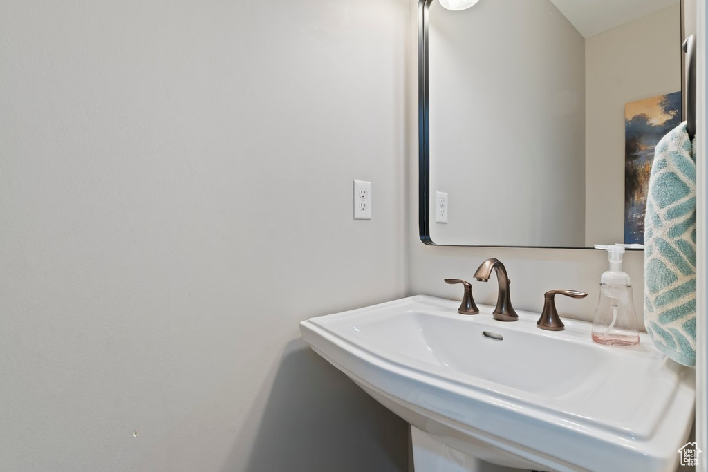 2748 E WILLOW WICK DR Sandy, UT 84093