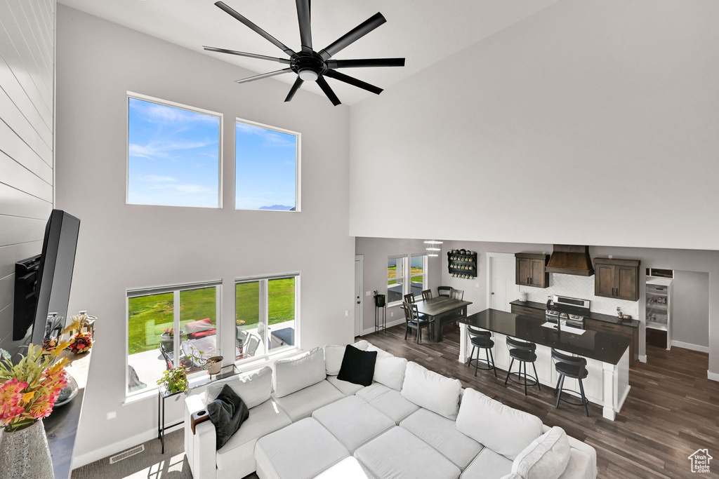 1286 N 4925 W Plain City, UT 84404