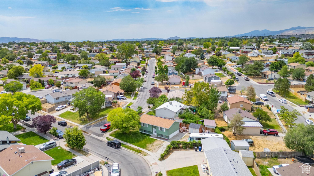 4902 S FARAH DR Kearns, UT 84118