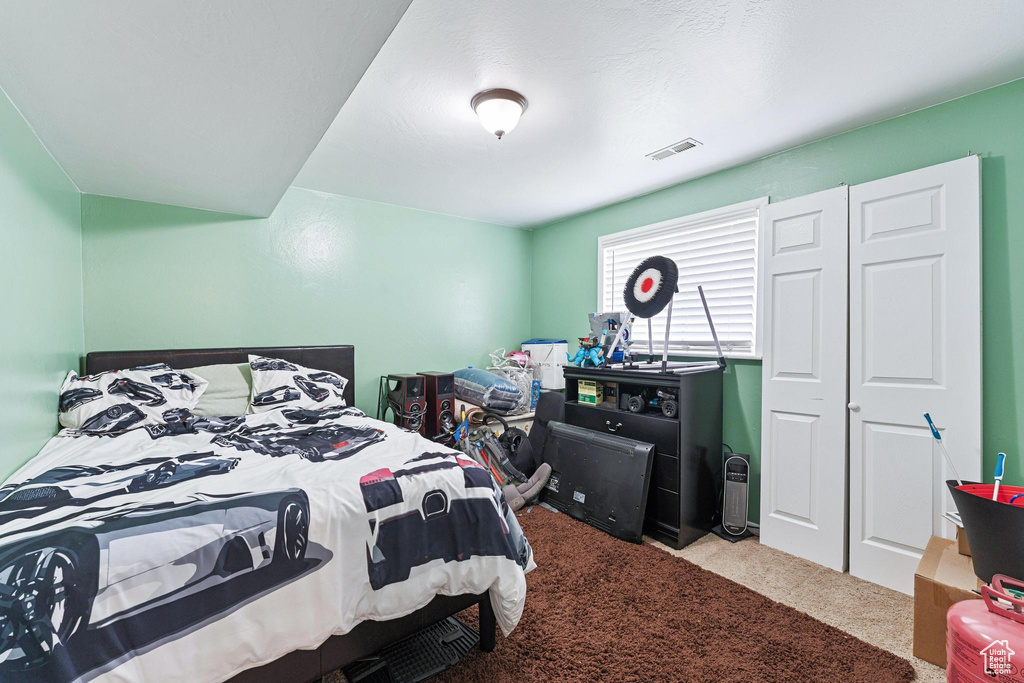 4902 S FARAH DR Kearns, UT 84118