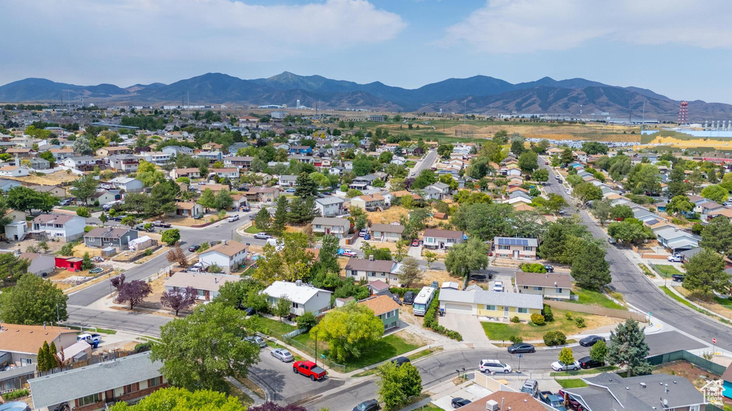 4902 S FARAH DR Kearns, UT 84118
